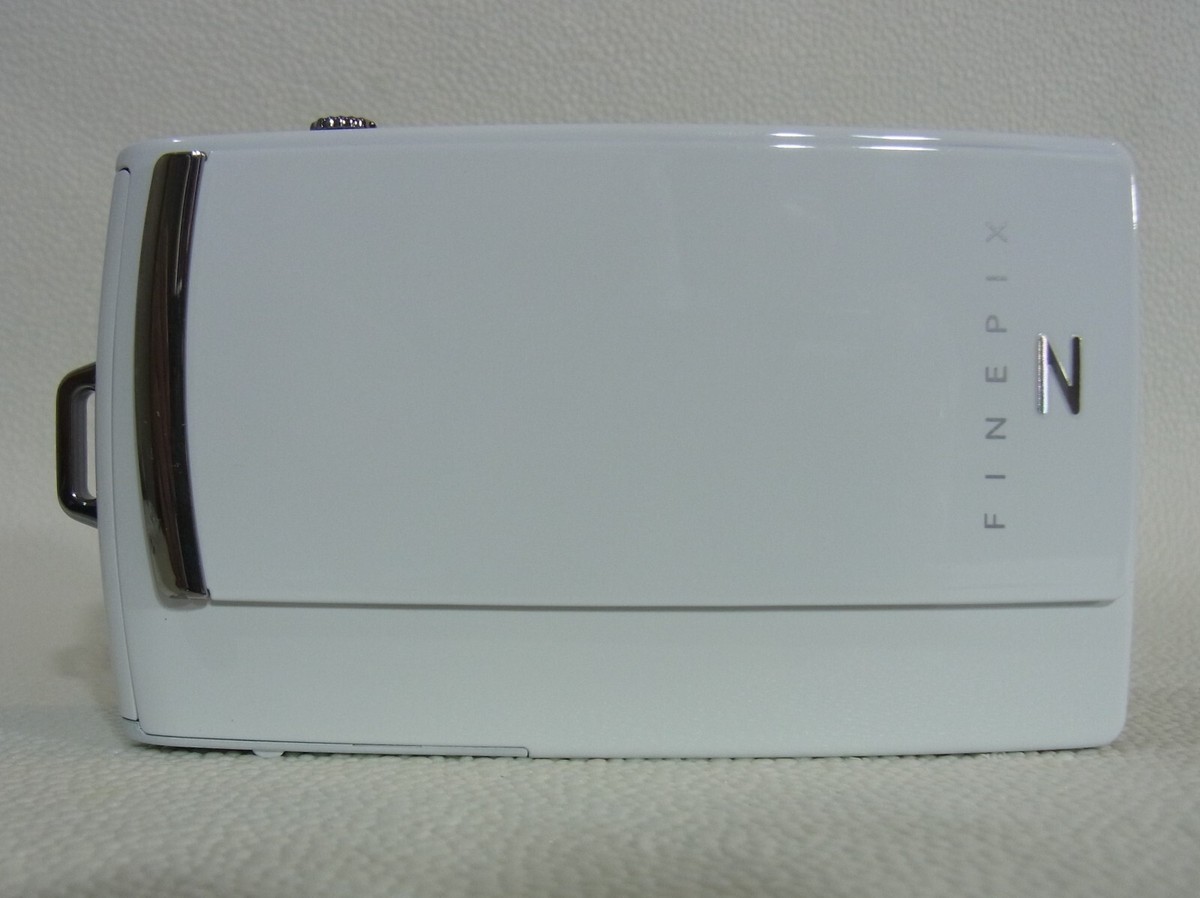 Fujifilm FinePix Z1000EXR,White,Excellent,16MP,5x,f/3.9,3.5 Fujifilm FinePix Z1000EXR,White,Excellent,16MP,5x,f/3.9,3.5