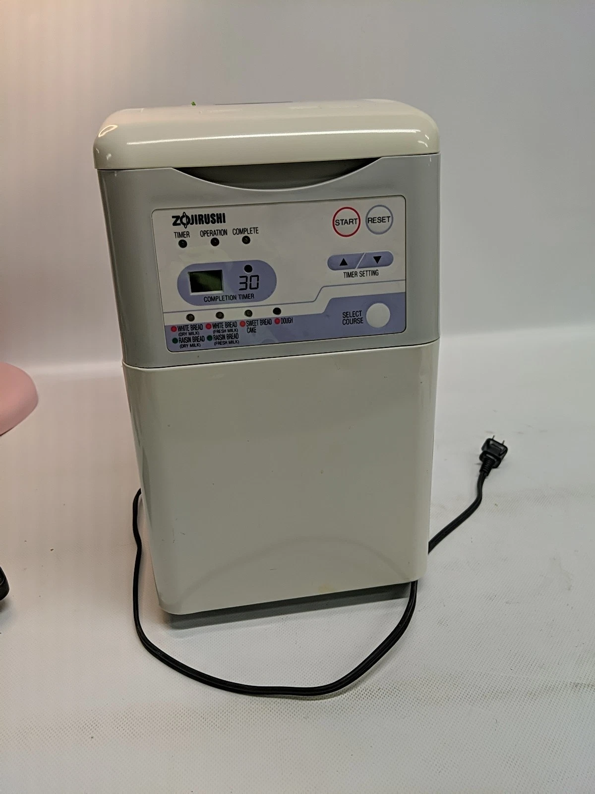 (B) Zojirushi BBCC-N15 Bread Maker Machine 1.5 Lb Loaf 120V Tested No Box