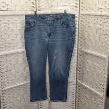 Lee Riders Women's 16M Midrise Capri Jeans Medium Wash Denim