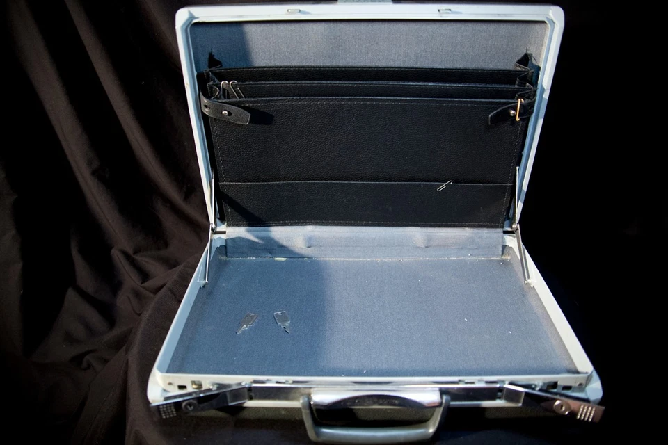 Maletín Samsonite Ampex vintage rígido con bloqueo - con llaves Foto 4 de 4