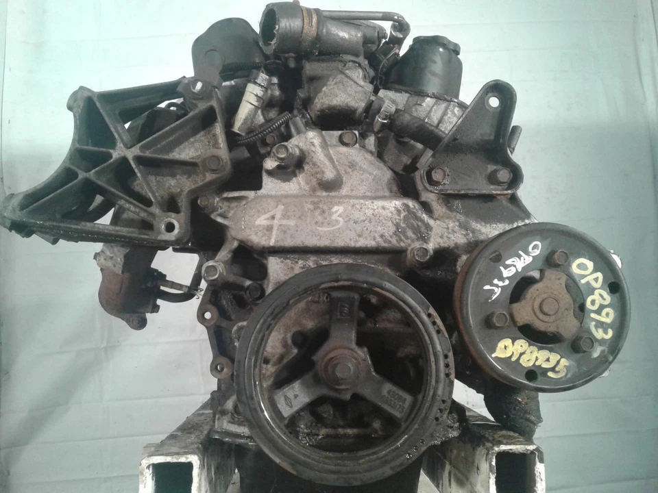 Used Engine Assembly fits: 1995 Dodge Intrepid 6-201 3.3L gasoline VIN - Image 3 of 4