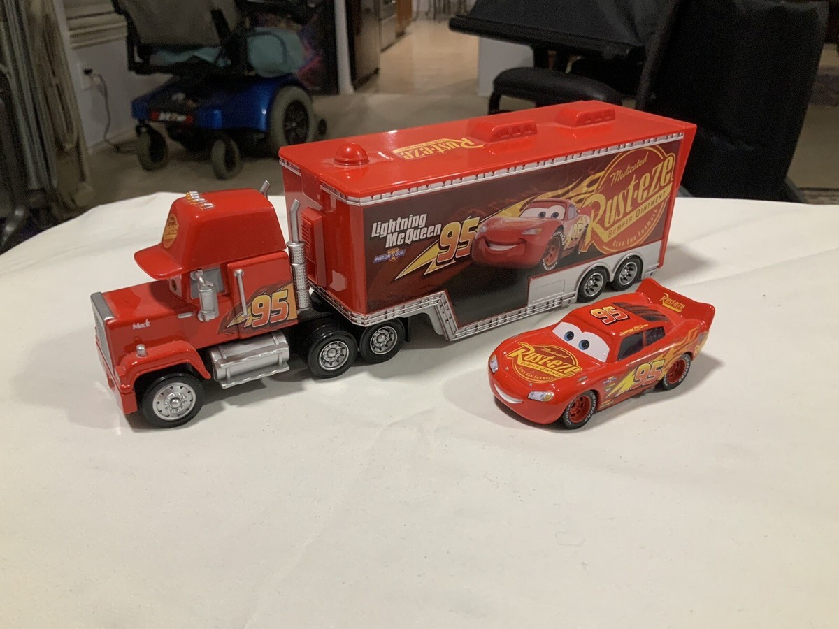 Original Disney Pixar Cars #95 Lightning McQueen Mack Hauler