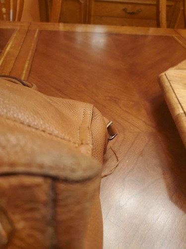 Bolso de hombro Rebecca Minkoff marrón cuero suave con cremallera de bolsillo manijas superiores - Imagen 16 de 17