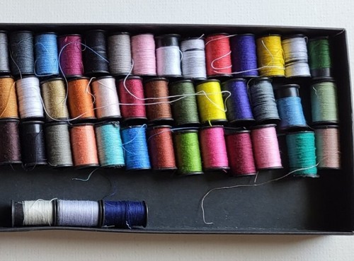 83 Mini Thread Spools for Sewing Embroidery Quilting + contents of box Vintage - Picture 4 of 7