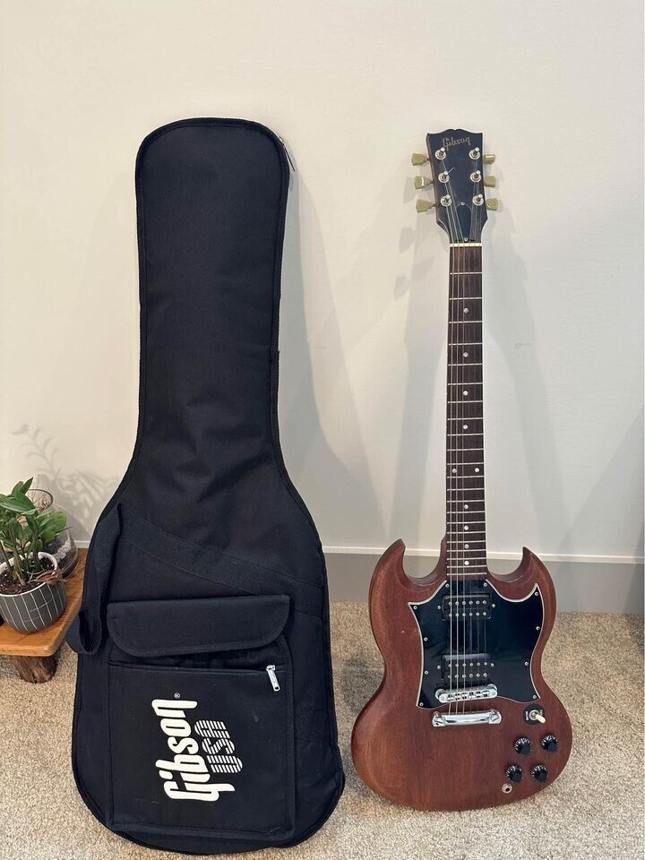 Gibson SG Special Faded 2005 Worn Brown w/ soft case, RARE Gibson SG Special Faded 2005 Worn Brown w/ soft case, RARE