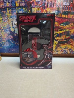 VHS Stars Stranger Things Eleven vs. Demogorgon Diorama Playset