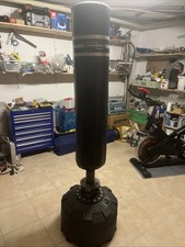 Standboxsack 180cm mit Federsystem & befüllbarem Standfuß für Kickboxtraining