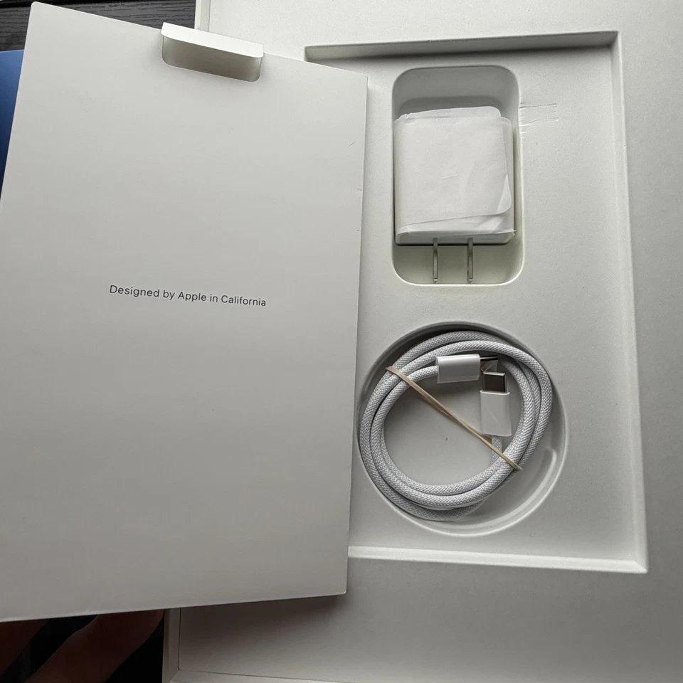 READ Apple iPad (11th generation) A3354 128 GB, Wi-Fi, 11 in - Blue - Image 2 of 4