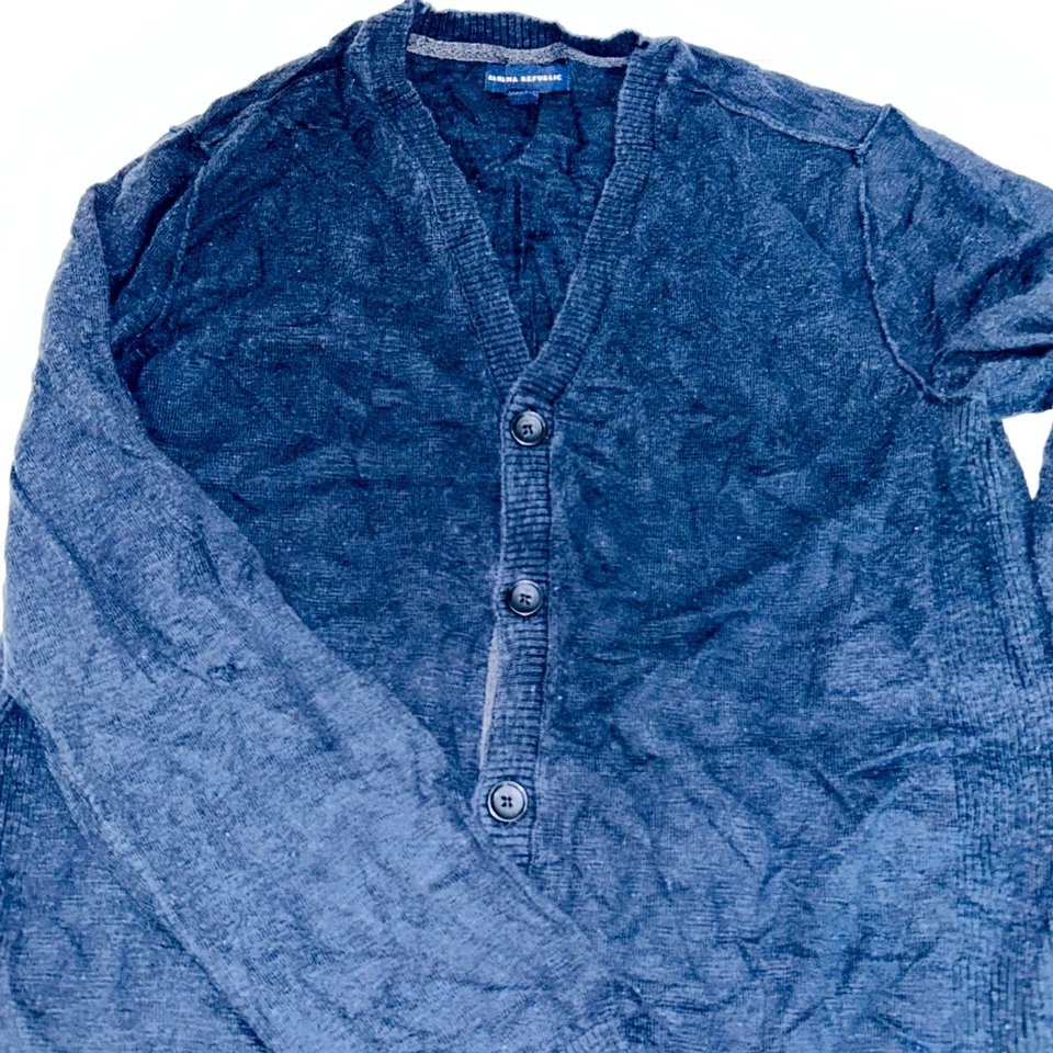 Cardigã Banana Republic suéter masculino médio marinho com nervuras gola V botão frontal - Imagem 4 de 4