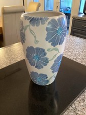 PARK ROSE Bridlington England VASE Flower Artisan Ceramic Pottery RARE…..