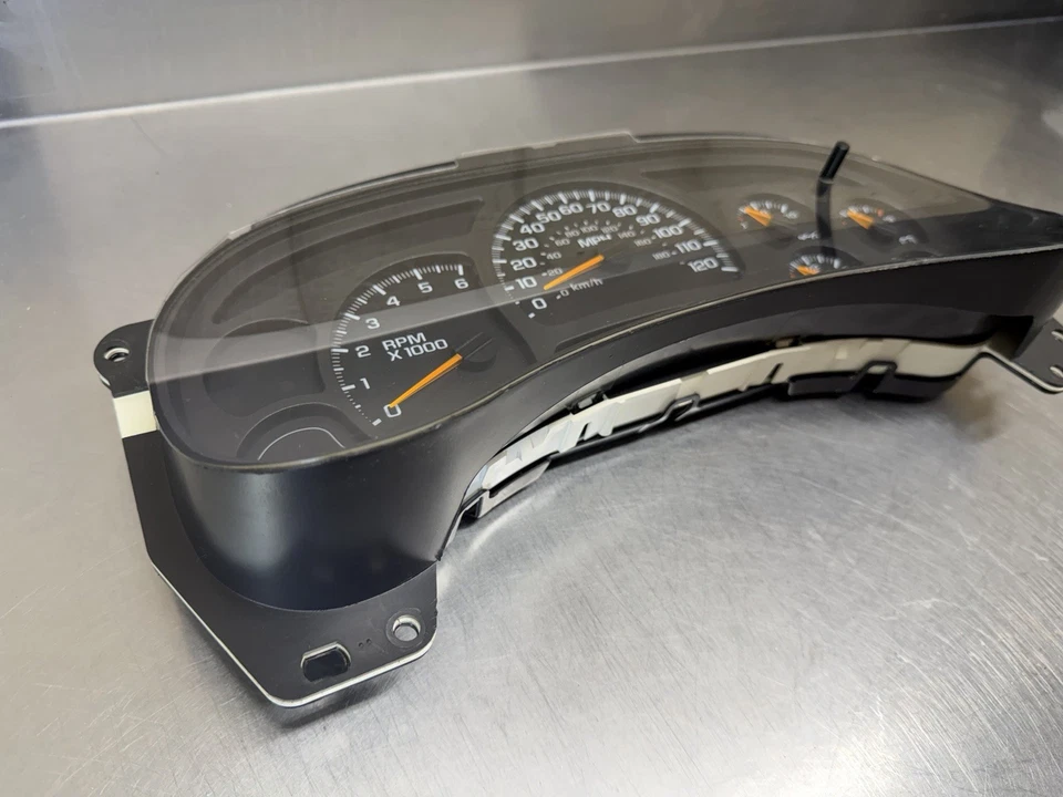 2003-2006 Suburban Sierra Instrument Cluster UNKNOWN MILES 15182146 - Image 2 of 4