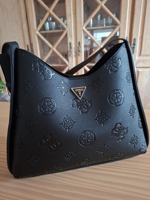 Guess Tasche Schwarz Mit Effektvoller Logoprägung
