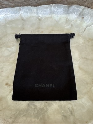 CHANEL KLEINE SCHWARZE GESCHENKTASCHE AUS STOFF NEU 15 CM HOCH X 11,5 CM BREIT