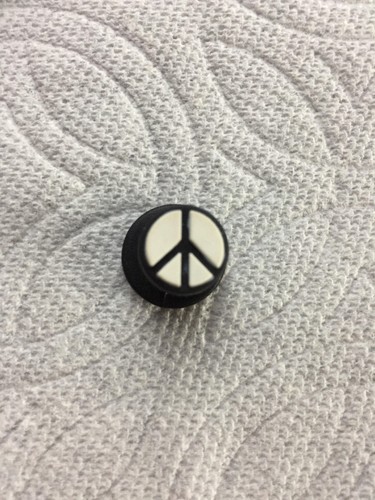 YIN & YANG JIBBITZ SIGNO DE PAZ JIBBITZ SMILEY JIBBITZ ZAPATO ARCO IRIS PAZ ENCANTO - Imagen 7 de 7