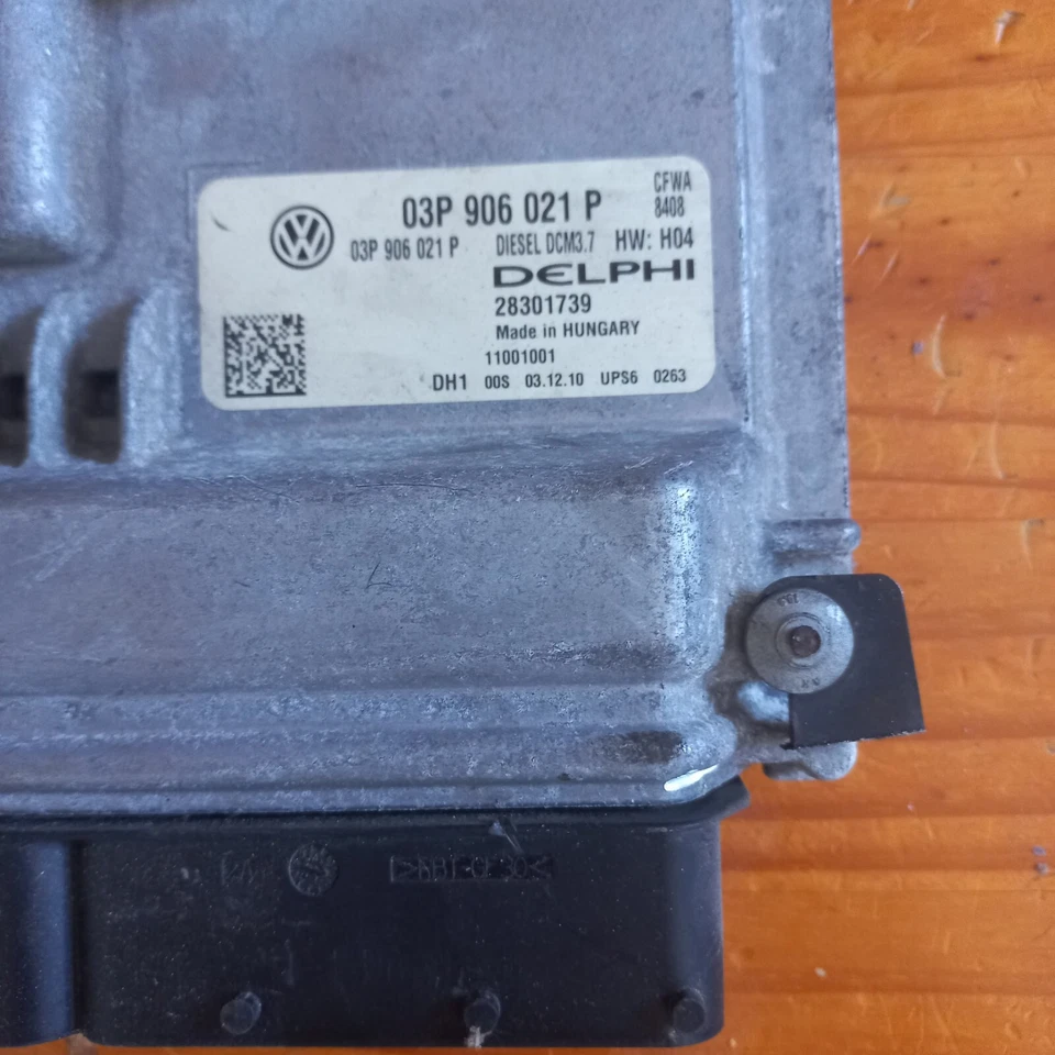 CALCULATEUR VW POLO ,FABIA DELPHI DCM 3.7 03P906021 P / 28301739 HW: H04 - Image 2 of 2