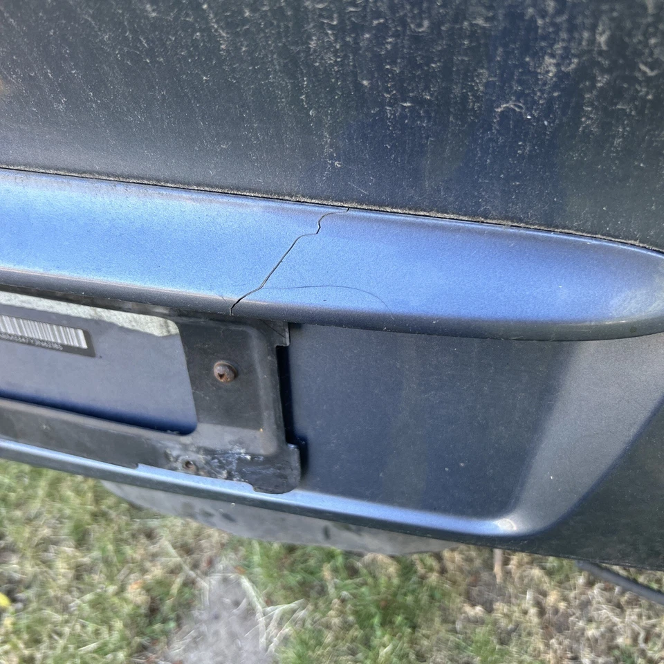 2000 BMW 328 Ci Coupe Trunk Lid - Image 3 of 4