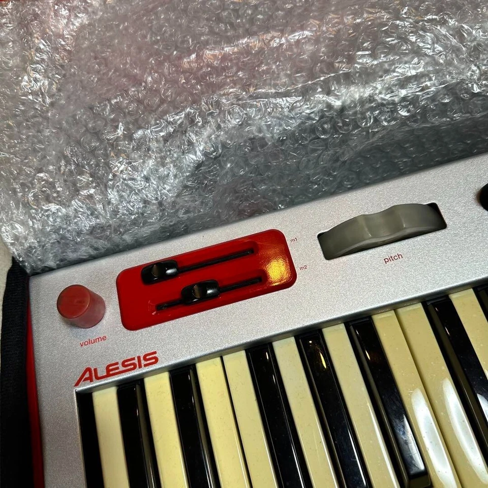 Alesis Micron Anolog Modeling Keyboard Synthesizer Japan - Bild 2 von 4