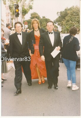 Foto um 1988 Filmfestspiele Cannes - junge Frau und 2 Männer an der Croisette