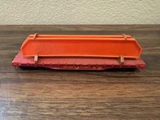 AHM HO Scale Delaware & Hudson (D&H) 50’ Flat Car with Girder Beams Load