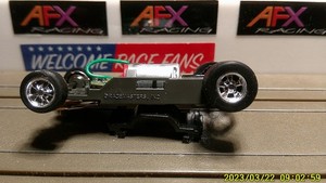 AFX RACING H.O. SCALE MEGA G+ 1.7 NARROW CHASSIS CHROME 5 SPOKE RIMS RED CAM