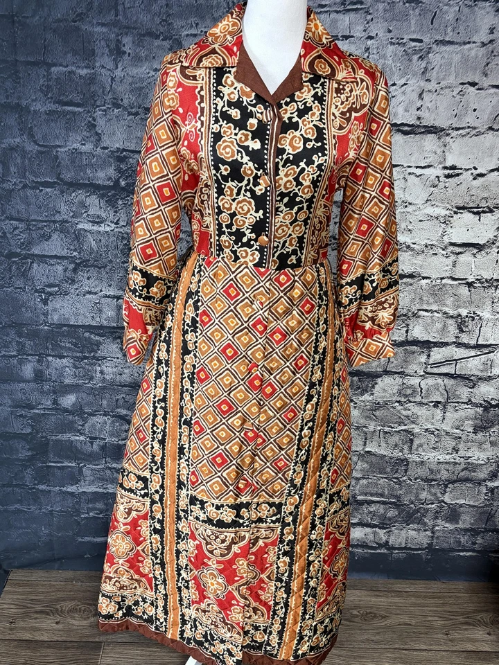 Vintage Van Raalte Housecoat Womens 12 Red Black Brown Quilted Maxi Robe 70s - Image 2 of 4