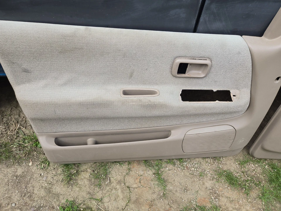 Toyota T100 1995 1996 1997 1998 paneles de puerta izquierda derecha usados Foto 2 de 4