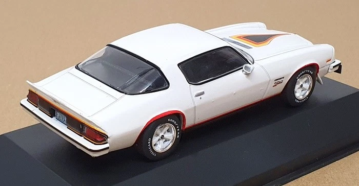 Altaya escala 1/43 diecast 16725C - Chevrolet Camaro Z28 1977 - blanco Foto 2 de 4
