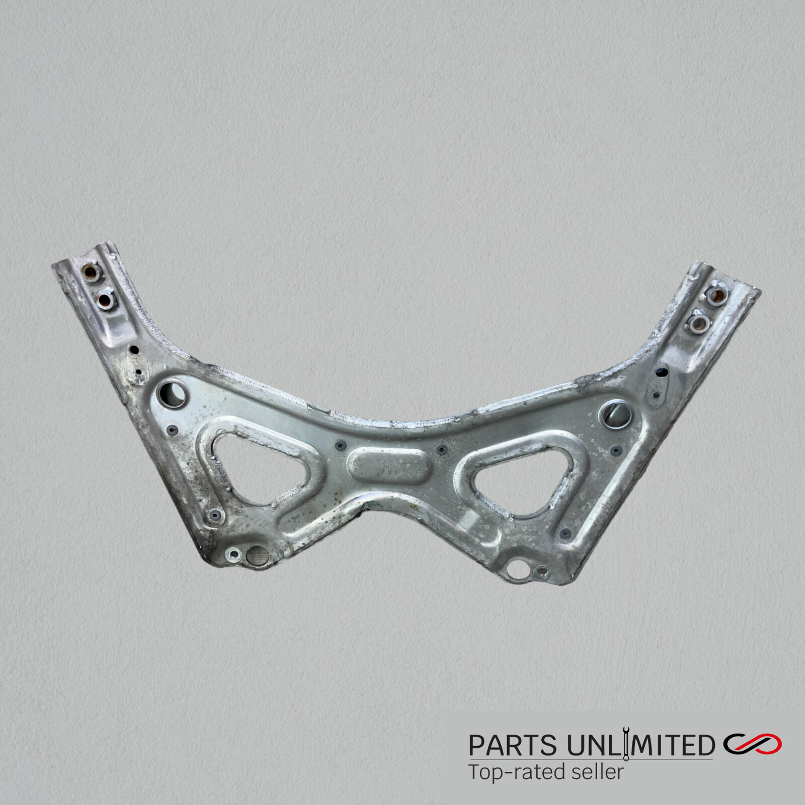 14-17 Maserati Ghibli M157 under engine front undercarriage crossmember bracket