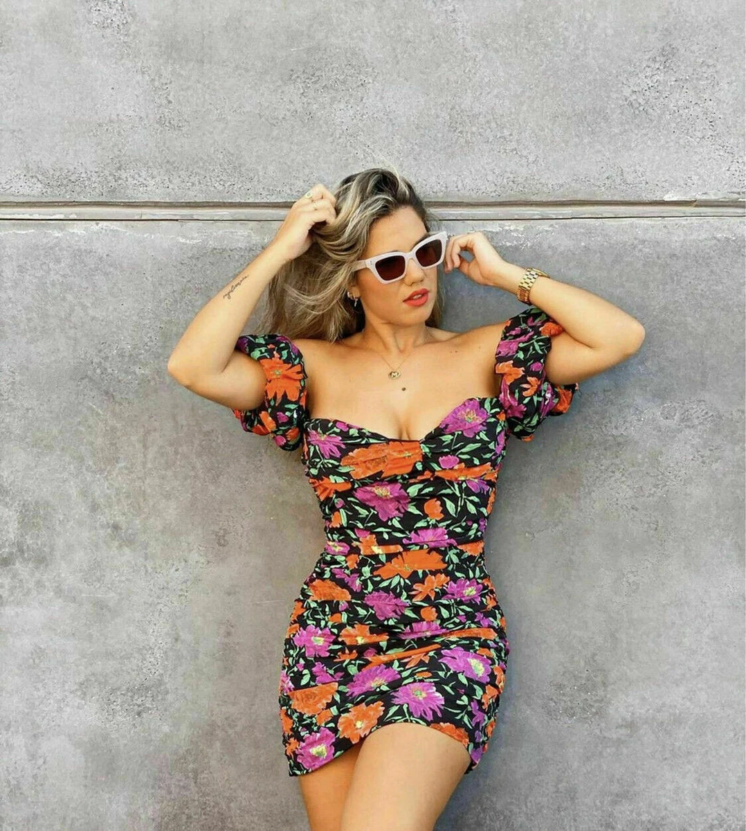 Robe noir a fleur rouge new arrivals