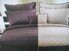 WARWICK REVERSIBLE FULL/QUEEN QUILT - PLUM/LIGHT PLUM