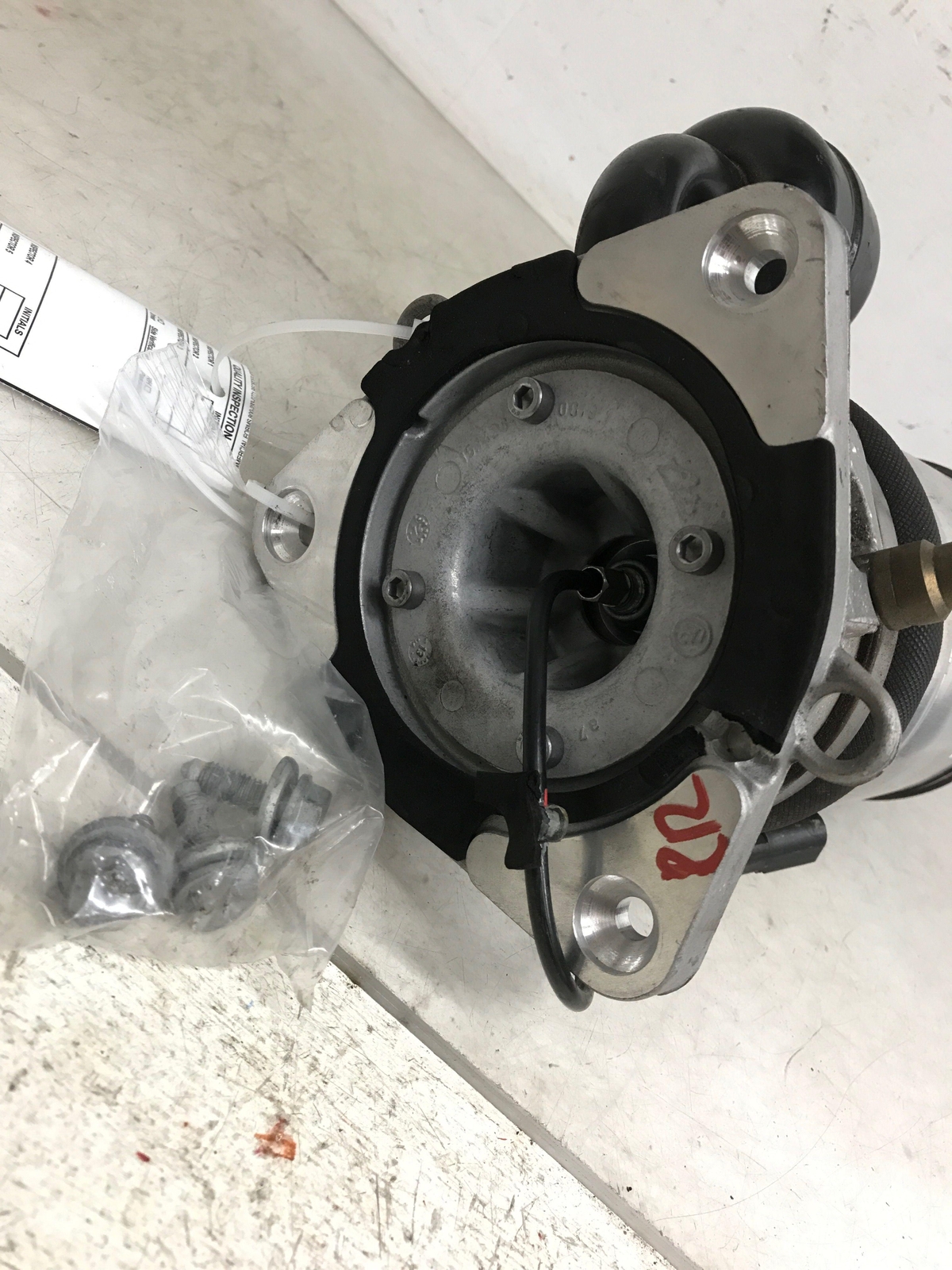 2013 - 2019 BENTLEY FLYING SPUR RIGHT REAR AIR STRUT SHOCK *28K MILES* OEM