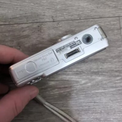 Sony Cyber-shot DSC-W70 7.2MP 3x Optical Vintage Digital Camera