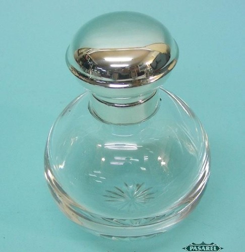 English Sterling Silver Mounted Glass Perfume / Scent Bottle - Picture 2 of 4
