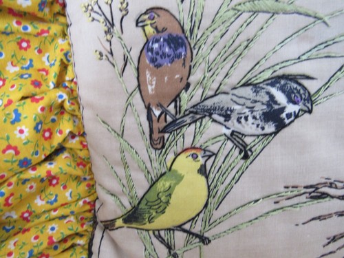 Sweet Vintage Raised Birds Embroidered Leaves Stem Flowers Ruffles Small Flowers - Picture 5 of 11