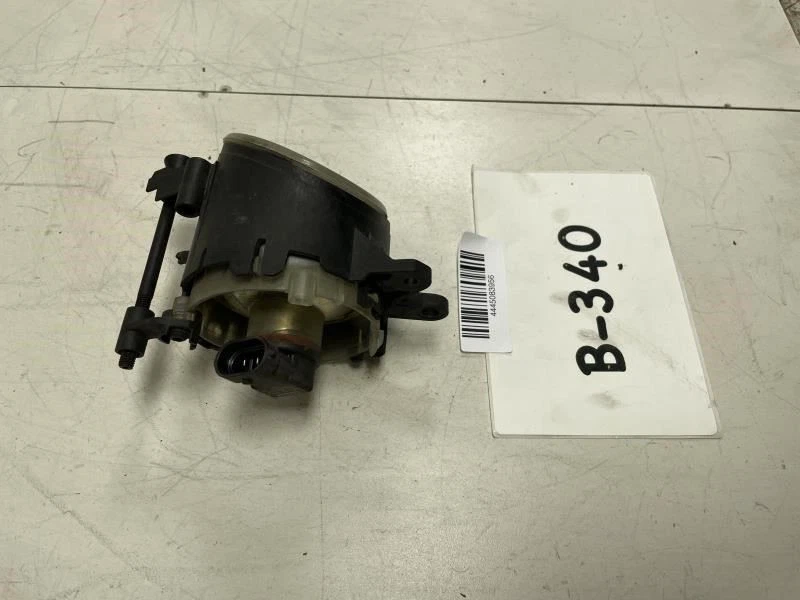 2005 VOLVO V50 T5 DIANTEIRO ESQUERDO DO LADO DO MOTORISTA PARA-CHOQUE INFERIOR CONJUNTO DE FAROL DE NEBLINA FABRICANTE DE EQUIPAMENTO ORIGINAL+ - Imagem 2 de 4