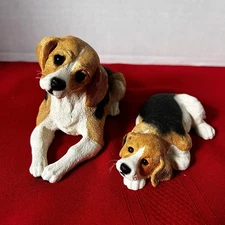 2 Vintage WHISKERS By Martha Carey Resin Dog Figures Beagles Realistic 2618 2532