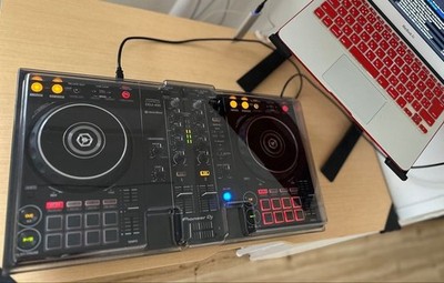 Pioneer DJ, DDJ-400 DJ Controller, Tested and Working, With Case, From Japan