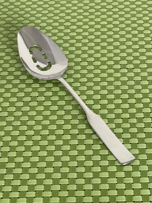 Oneida ANTARES Stainless Pierced Serving Spoon Deluxe Glossy Flatware - 8 1/4''
