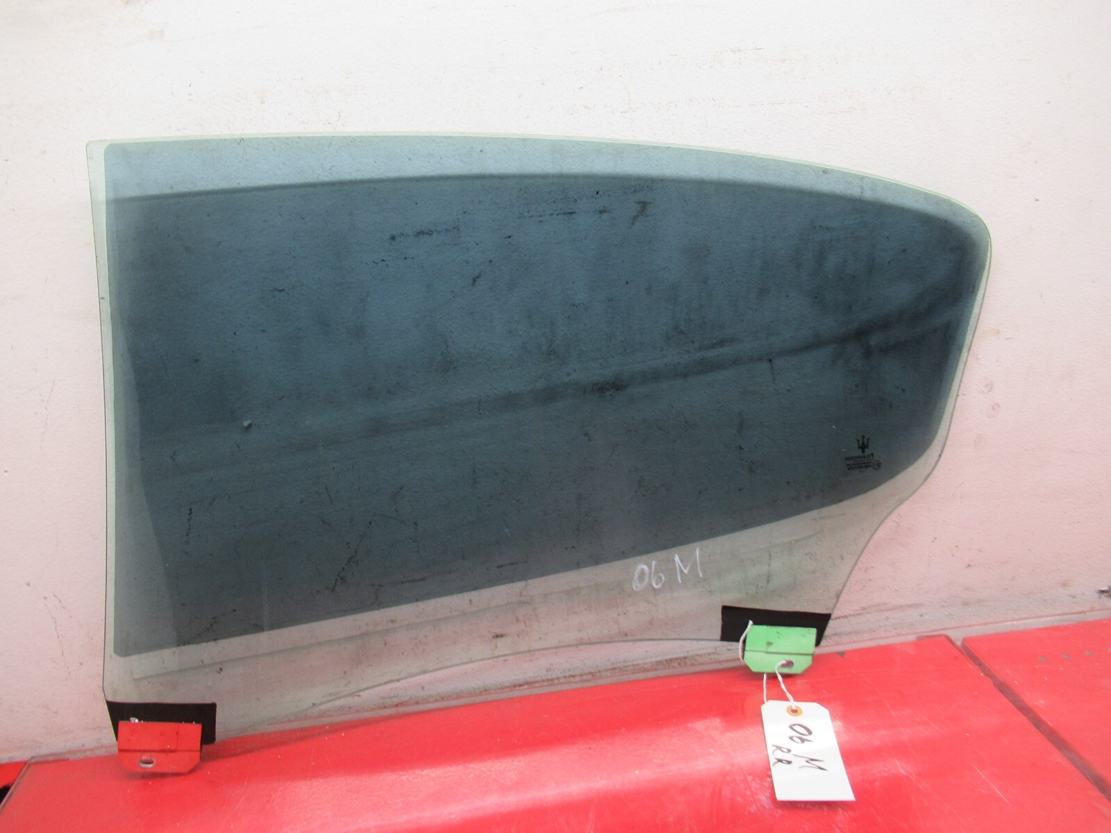 04-12 MASERATI QUATTROPORTE REAR RIGHT PASSENGER SIDE DOOR WINDOW GLASS OEM