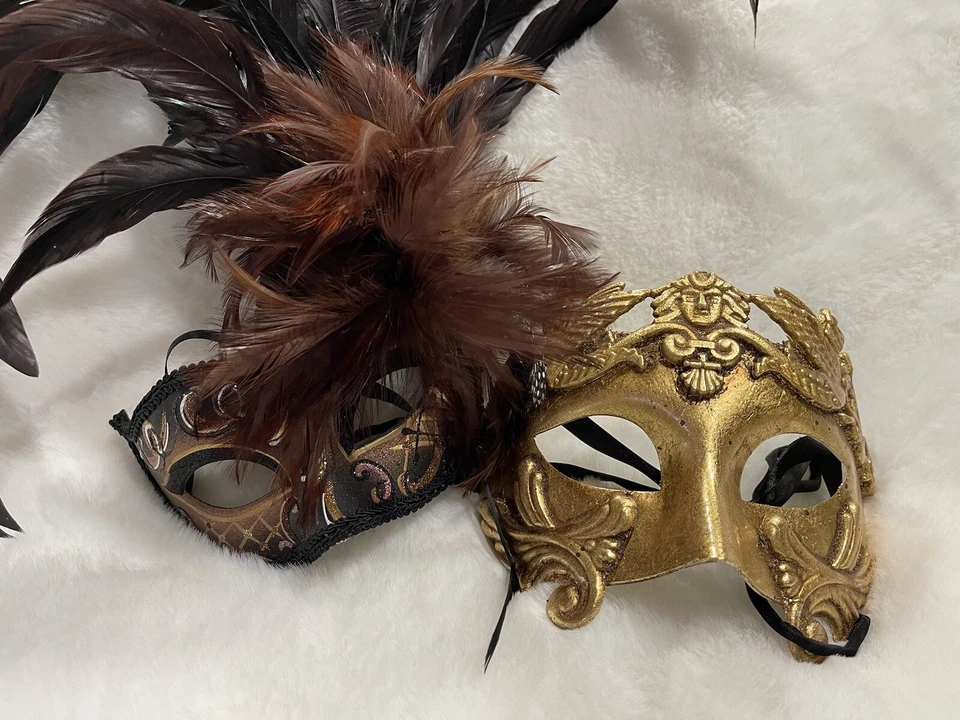 Elegant Couples Pair Of 2 Masquerade Ball Mask, Romance Themed Masks. - Image 4 of 4