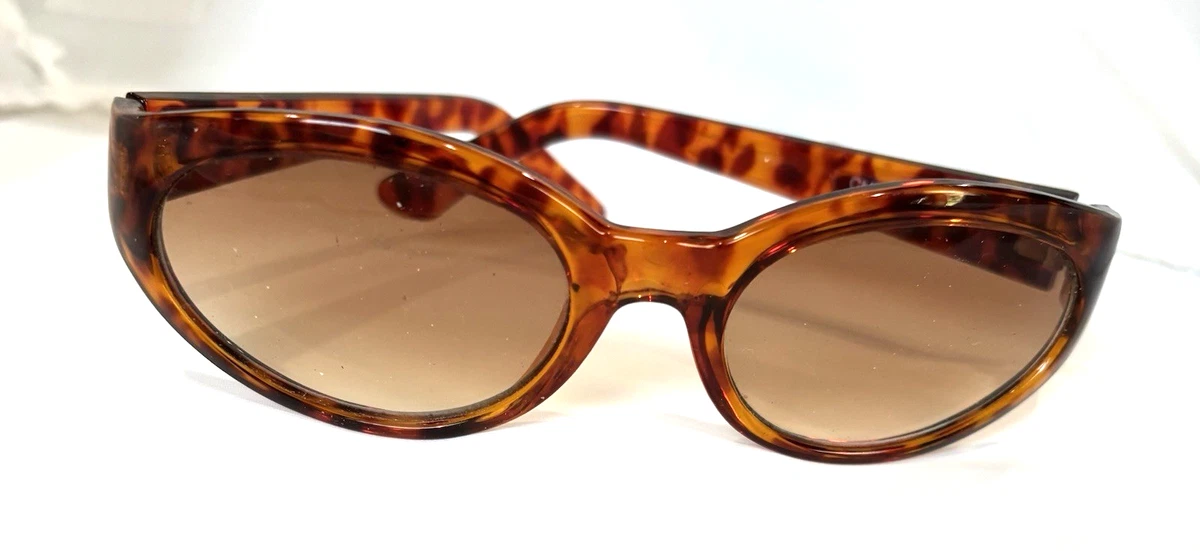 Vintage Liz Claiborne Sunglasses model 90052 Liz Claiborne Women main image 4