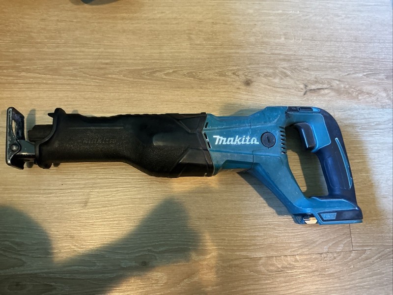 Makita 18V LXT Lithium‑Ion Cordless Reciprocating Saw (Tool Only)