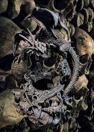 Crazy Medieval Dragon Tea Light Candle Holder  On A Pile Of Bones And Swords 🐉