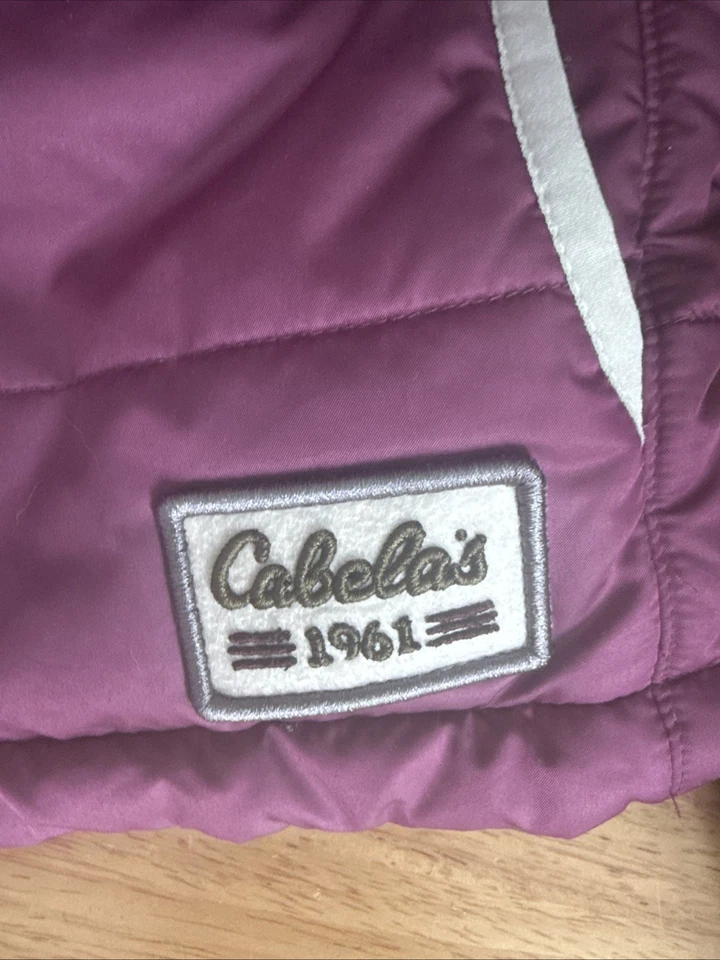 Cabelas puffy vest - Women’s Small Zipper Front With Hood - Image 2 of 4