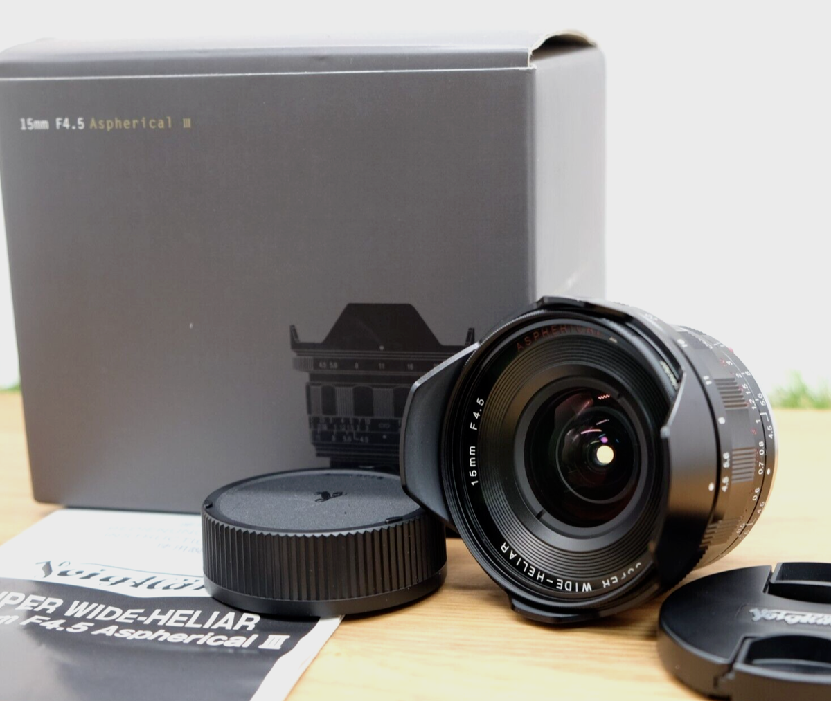 Voigtlander Super Wide Heliar 15mm F4.5 Aspherical ⅢVM W/ Box