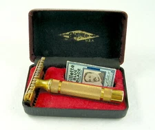 1930s Gillette Red & Black 3-Piece Safety Razor Set With Gillette Blue Blade 