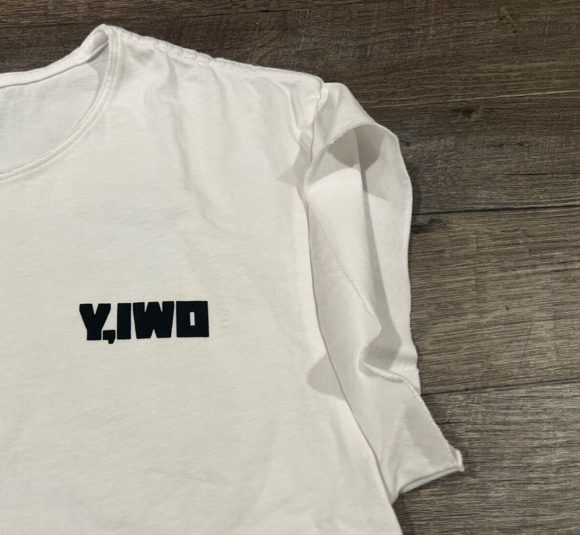 FILA Y IWO (Yeah I Work Out) Maglietta Muscolare Palestra Uomo Taglia 2 Bianca Bordo Grezzo Nuova senza etichette