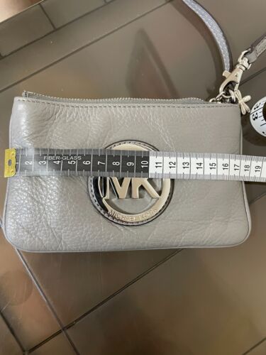 Michael Kors Genuine Wristlet Fulton Pebbled Leather - Pearl Grey - Used as New - Picture 3 of 10