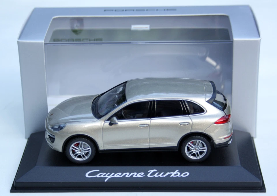 Porsche Cayenne Turbo Typ 92A Bj. 2014-2017, Beige Metallizzato, MINICHAMPS M.1 - Immagine 4 di 4