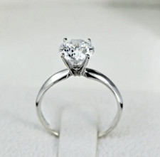 Amazing Look Vivid White Round Cut Gemstone Solitaire Style Women's Simple Ring